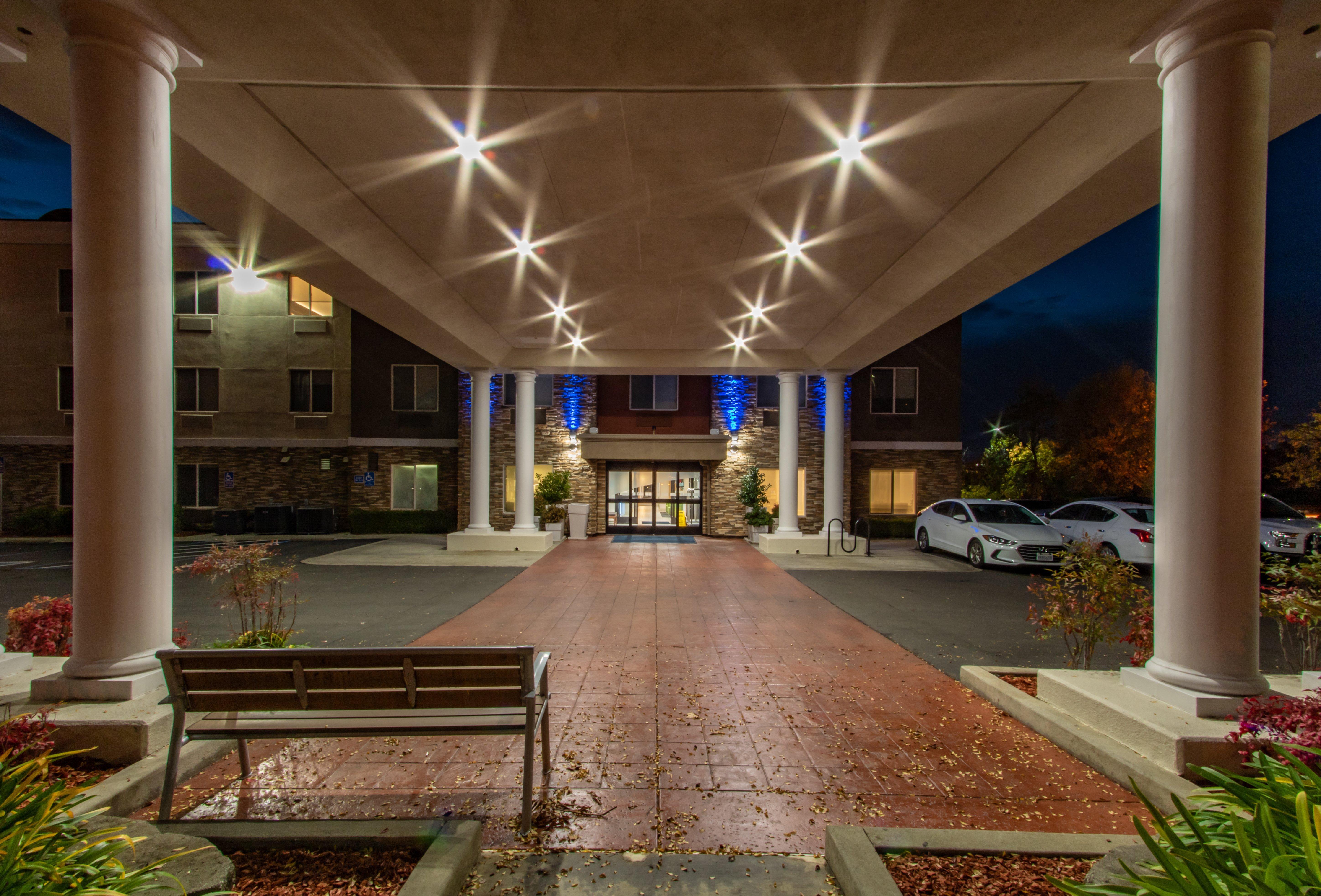 Holiday Inn Express Hotel & Suites Roseville - Galleria Area, An Ihg Hotel Kültér fotó