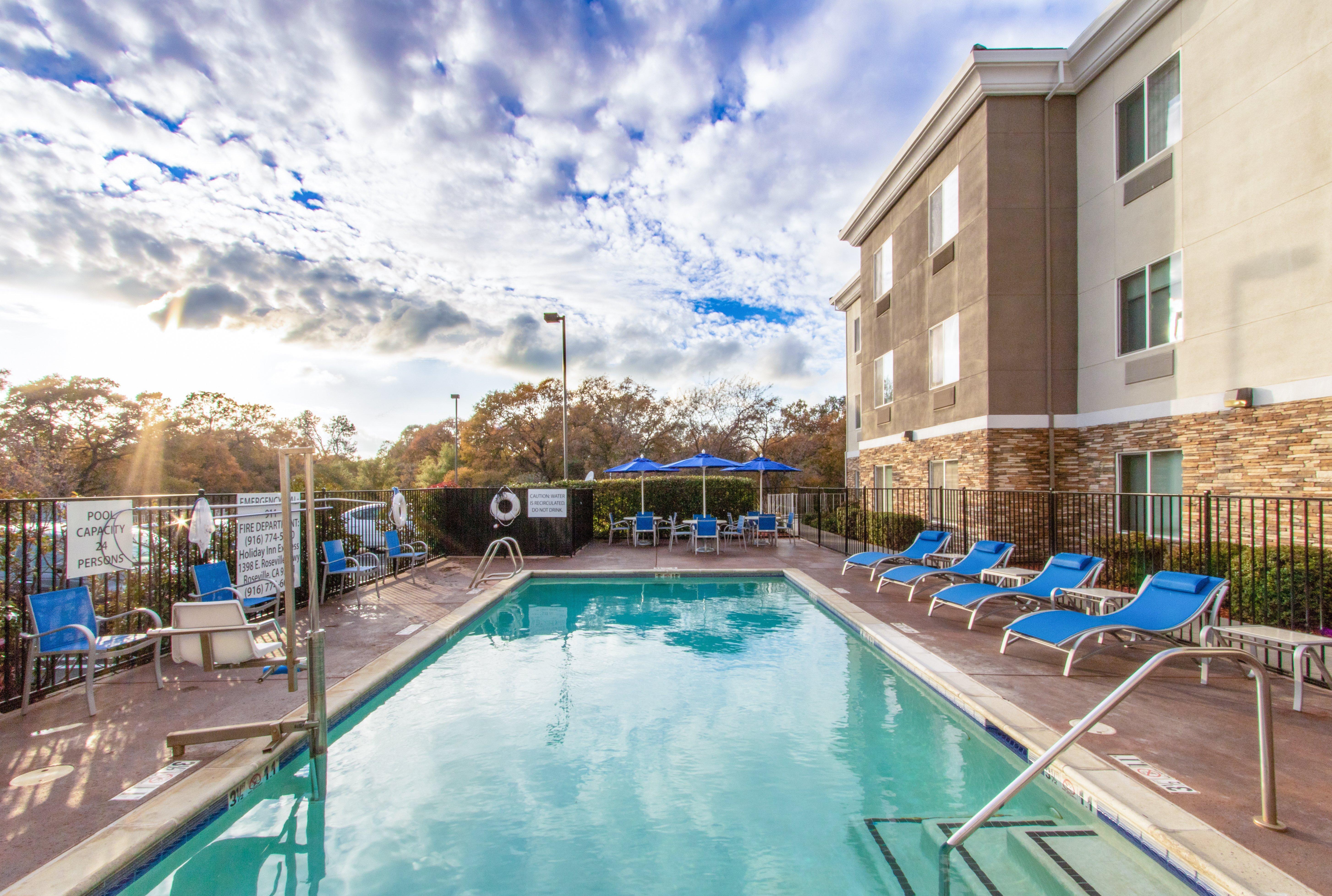 Holiday Inn Express Hotel & Suites Roseville - Galleria Area By Ihg Kültér fotó